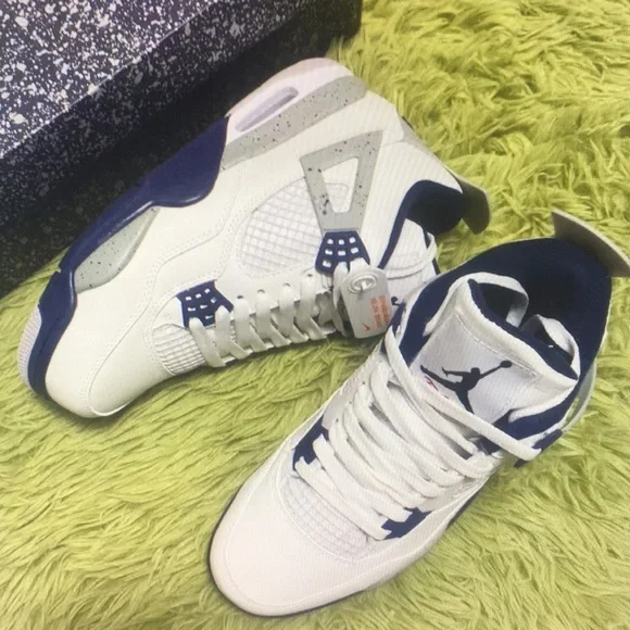 Air Jordan 4 Retro Midnight Navy Style